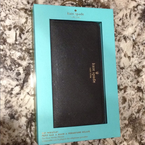 kate spade Handbags - Kate Spade Zip Wristlet (Black)